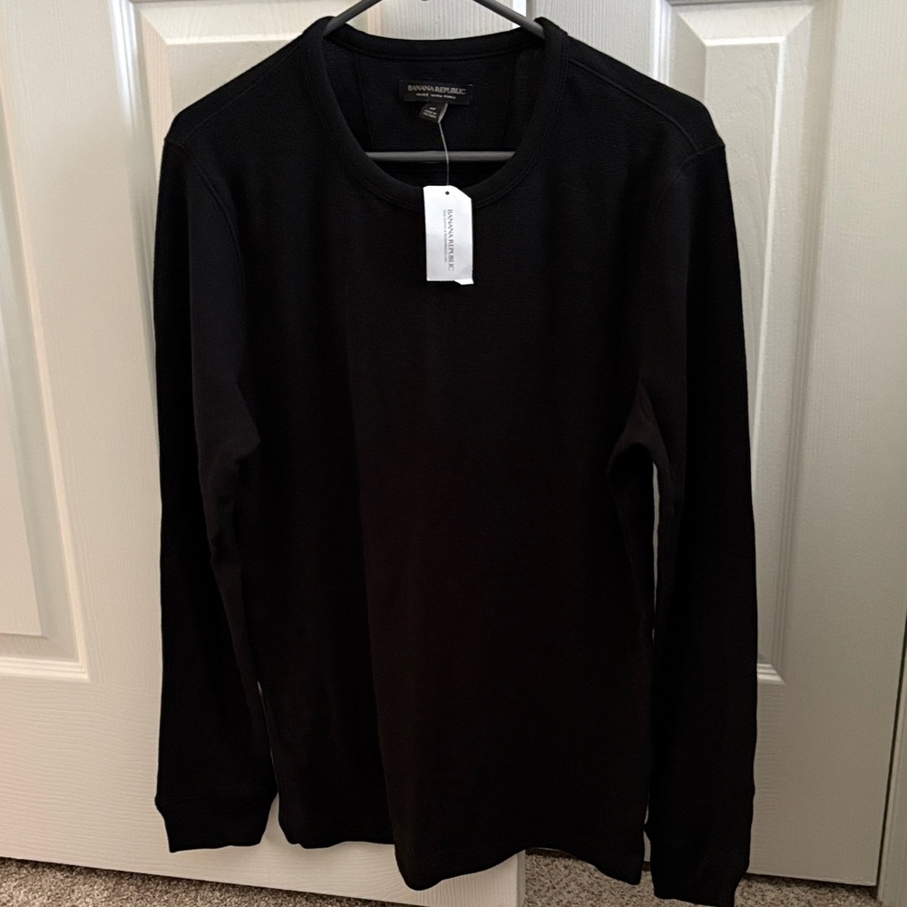 NEW WITH TAGS Banana Republic Men's Black Long Sleeve Waffle Knit Tee